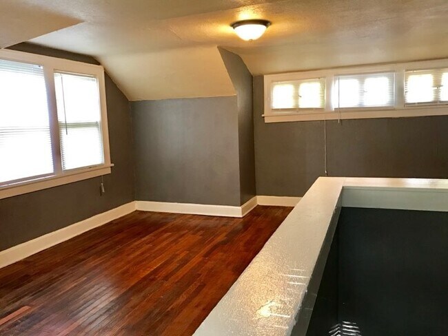 Building Photo - Delightful 3 bedroom home