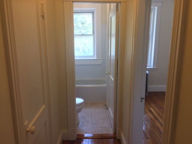 Building Photo - Nicely renovated 1 bed near the heart of Fenway!