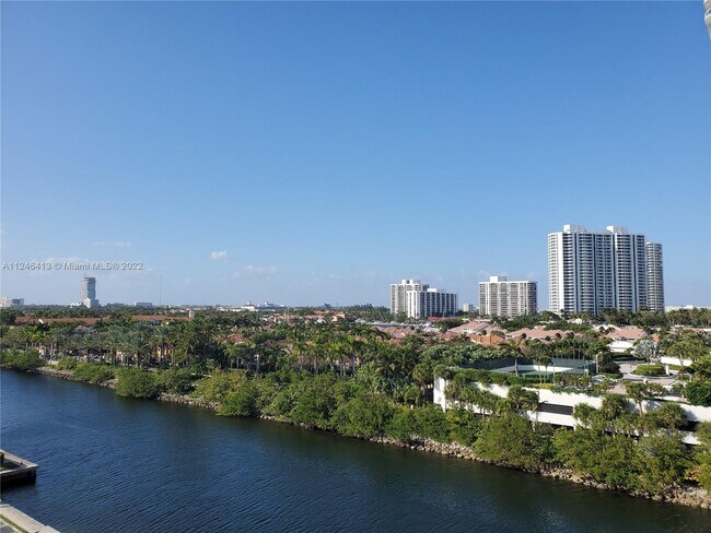 Building Photo - 20515 E Country Club Dr  841 Aventura Fl 3...