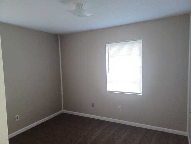 Building Photo - 120 Glenn Bryant Rd