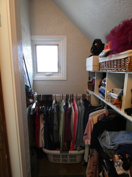Walk in closet - 29 E Dakota Ave