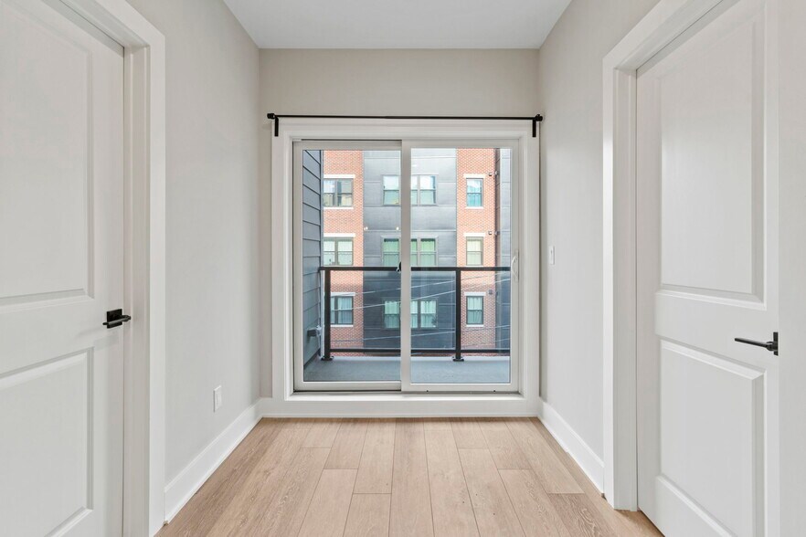 Building Photo - 2625 W Jefferson St