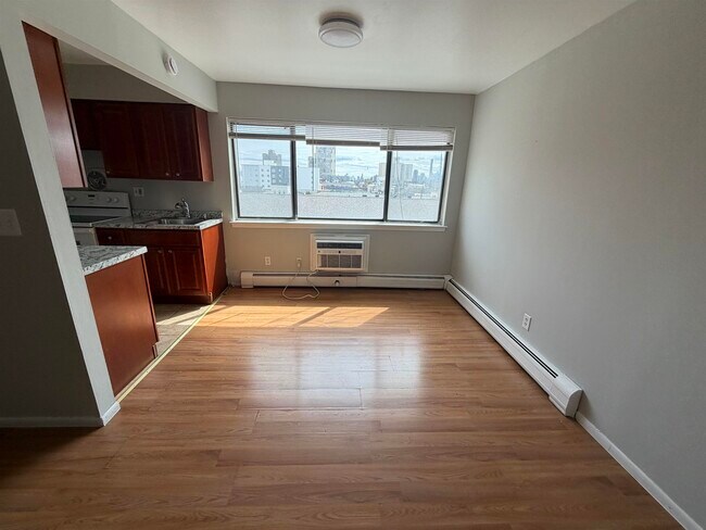 Building Photo - 230 68th St