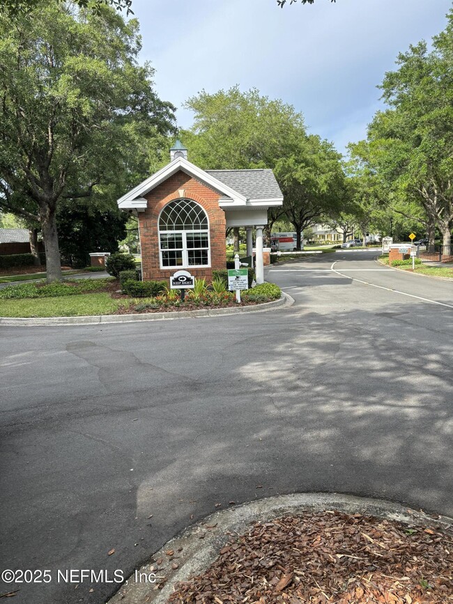 Building Photo - 7928 Hampton Park Blvd E