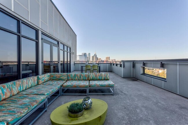 Building Photo - 33 Peabody St