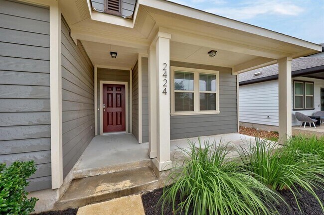 Building Photo - 2424 Pecan Island Dr