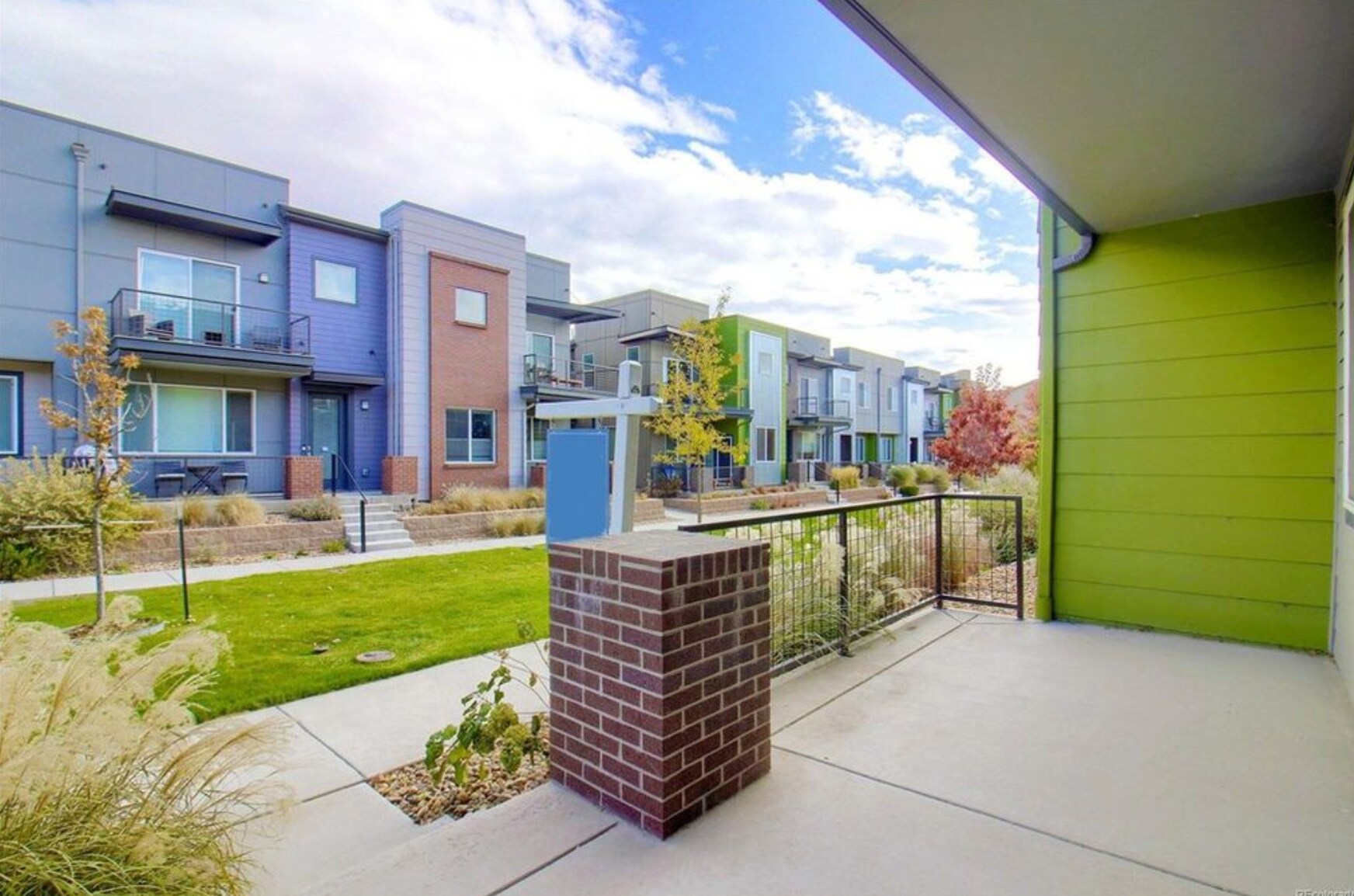 Building Photo - 2061 W 67th Pl