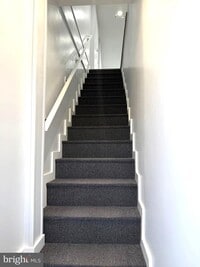 Building Photo - 330 N 2nd St