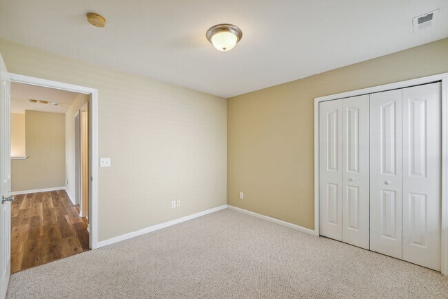 Building Photo - 9520 Mintworth Ave