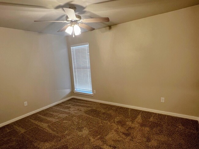 Building Photo - 9807 Viola Ave