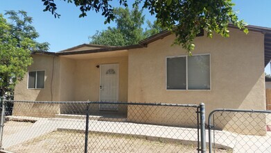 Building Photo - Spacious 3 bedroom house for rent