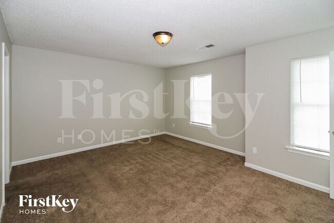 Building Photo - 5864 Ridgehill Dr