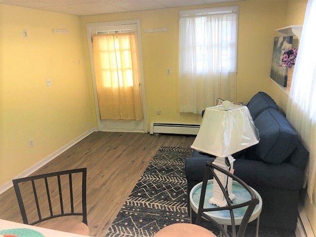 Building Photo - 663 Essex St