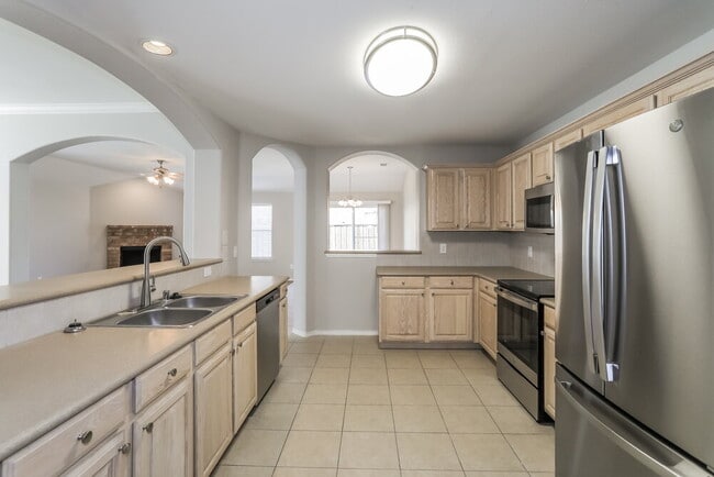 Building Photo - 2036 Forest Meadow Dr