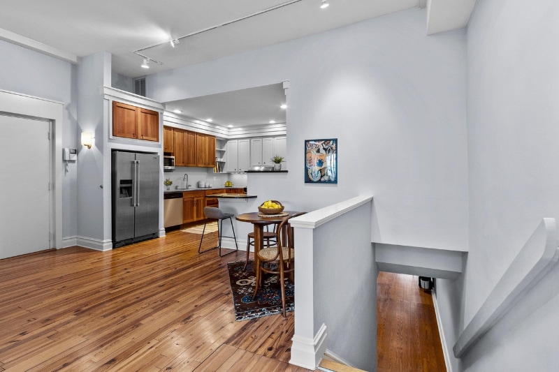 Building Photo - 323 W Main St