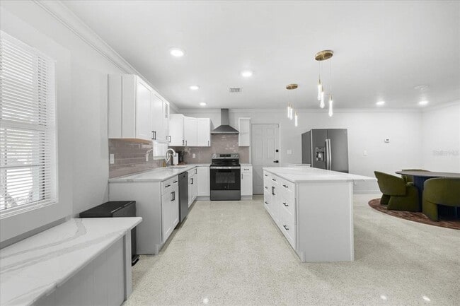 Building Photo - 10001 S Yacht Club Dr