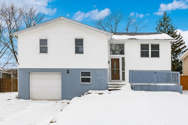 Building Photo - 611 Evergreen Terrace