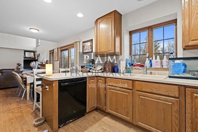 Building Photo - 3209 S Ridge Crest Ct