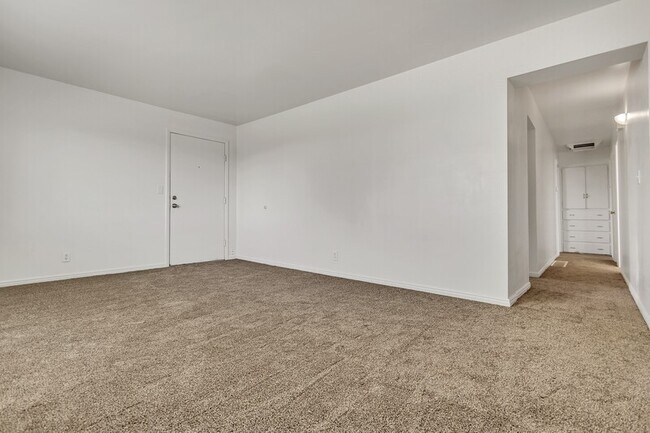 Building Photo - 187 W 2200 S