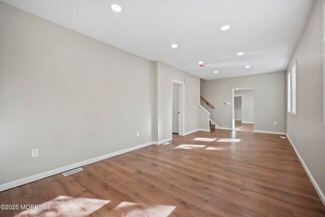 Building Photo - 400 S 1st Ave