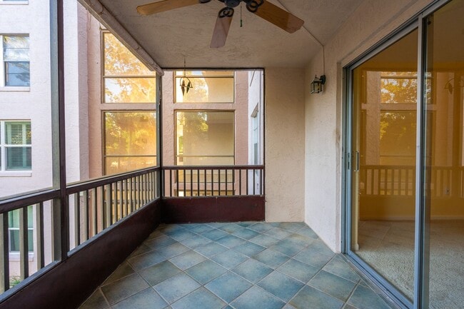 Building Photo - Spacious Condo with utilities included! Lo...