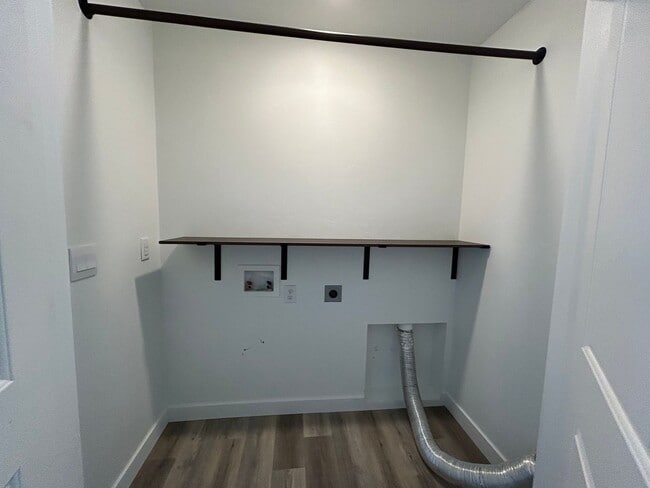 Building Photo - 3 Bedroom 2.5 Bathroom Townhouse in Eagle Mountain!