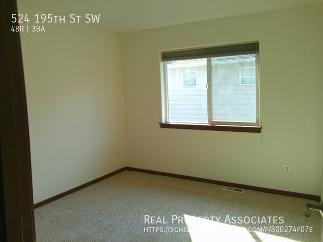 Building Photo - 524 195th St SW