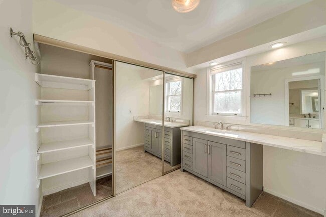 Building Photo - 7713 Bristol Square Ct