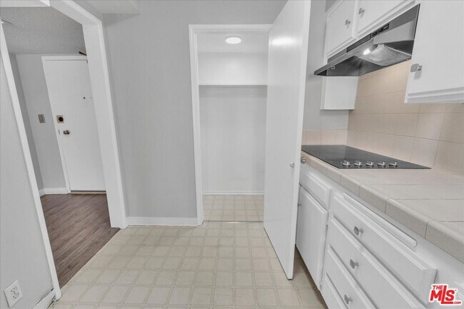 Building Photo - 4647 Willis Ave