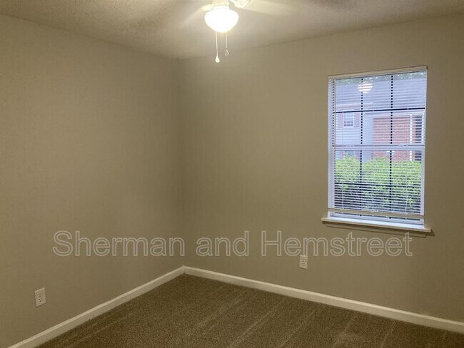 Building Photo - 506 Commons Dr