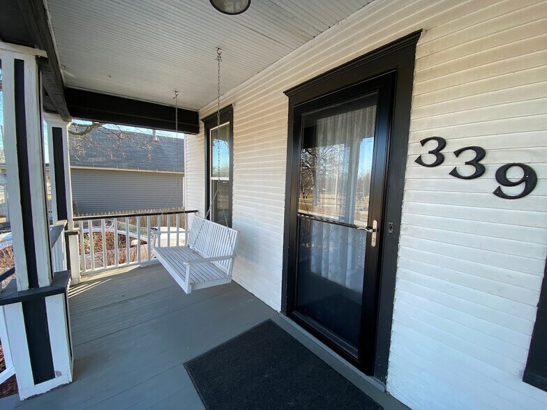 Front Porch swing - 339 E Lincoln St