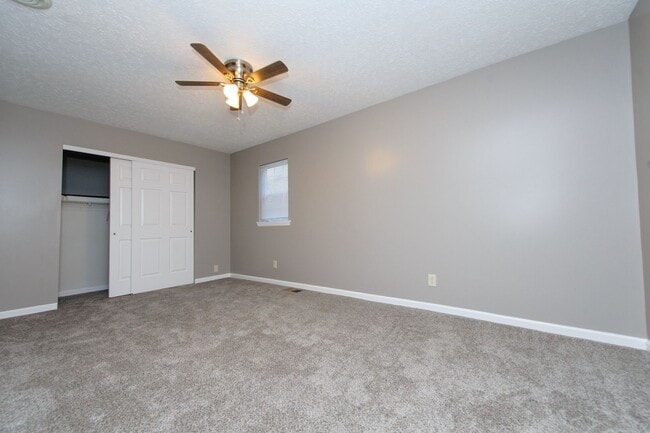 Building Photo - REMODELED BRICK & VINYL RANCH WAITING FOR ...