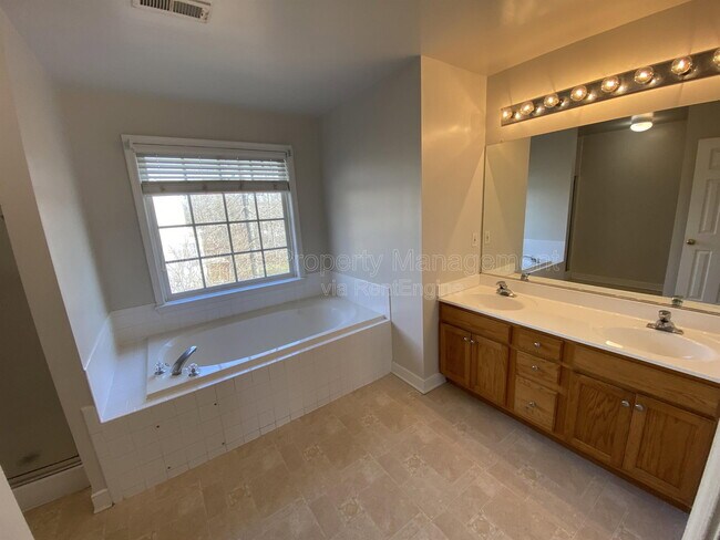 Building Photo - 4106 Parapet Ct