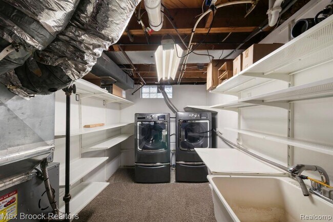 Building Photo - 3602 Elmhurst Ave