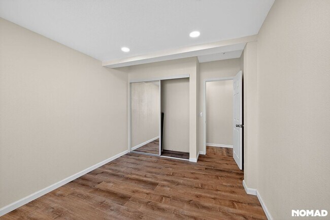 Building Photo - Bright & Modern 2-Bed Home with Ocean Glimpses in Prime Vista Location