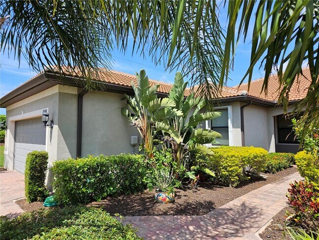 Building Photo - 13916 Alafaya St