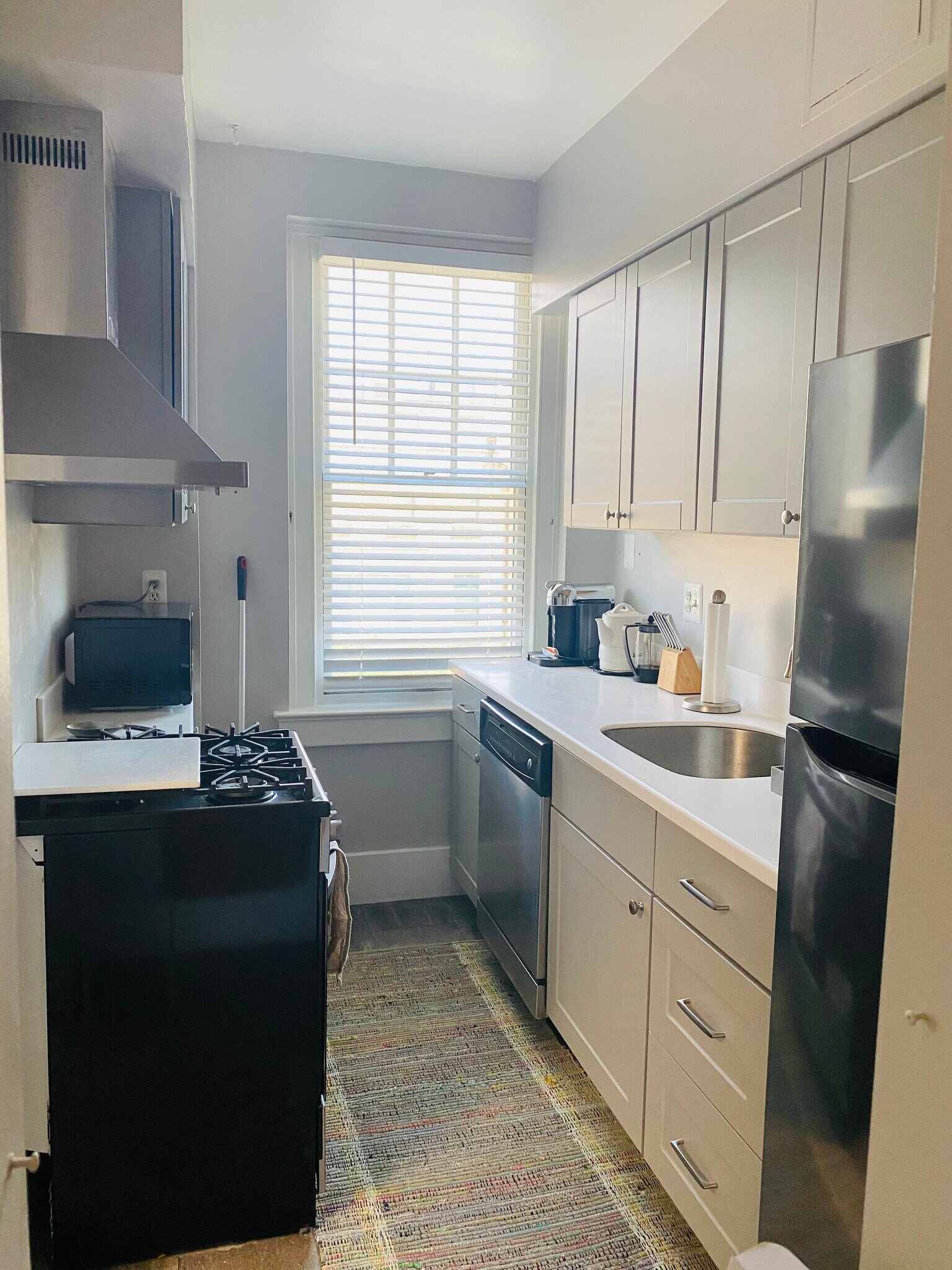 Building Photo - 2410 20th St NW