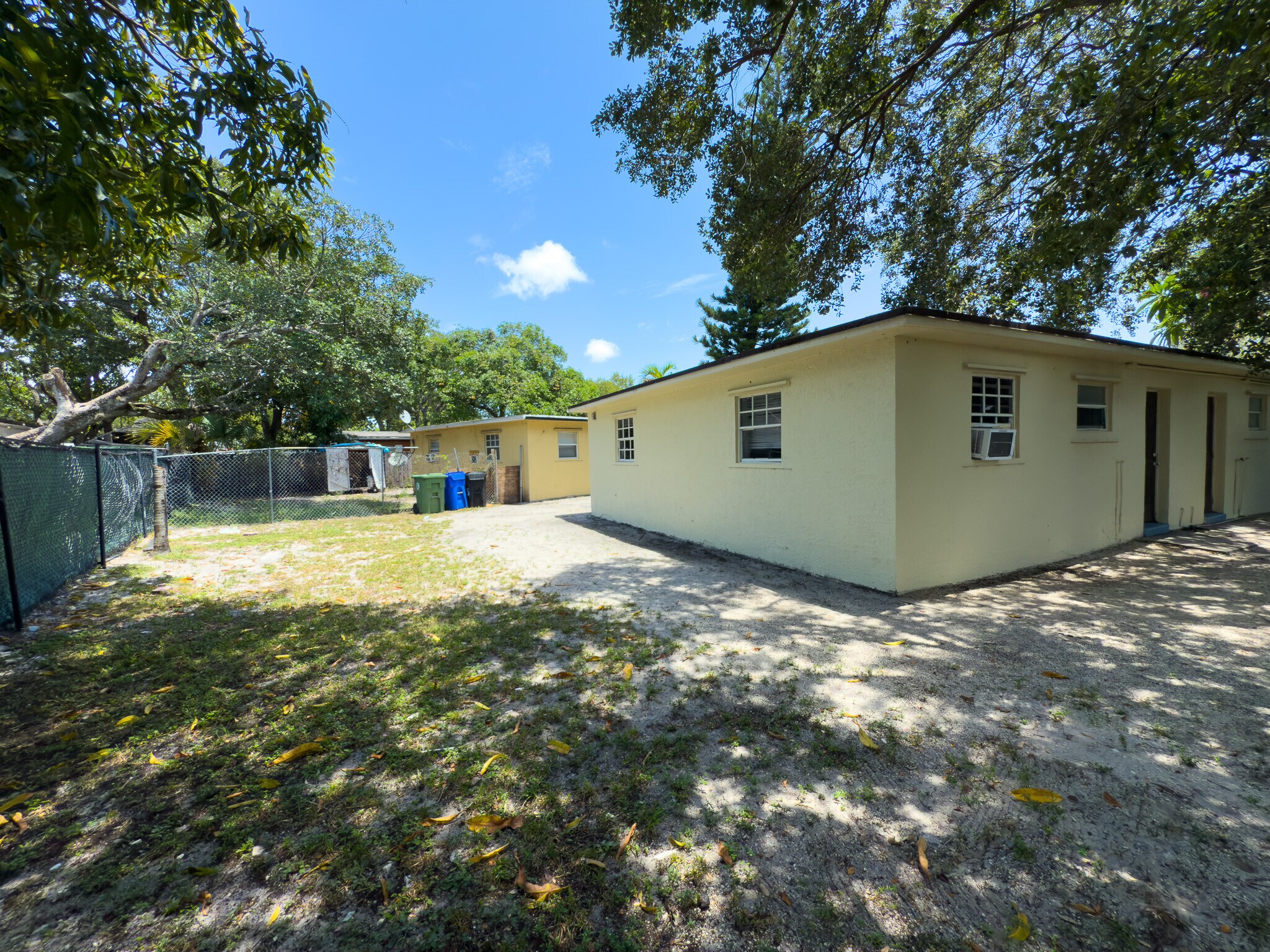 Building Photo - 1717 NW 8th Pl