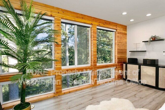 Building Photo - 7229 Turquoise Dr SW