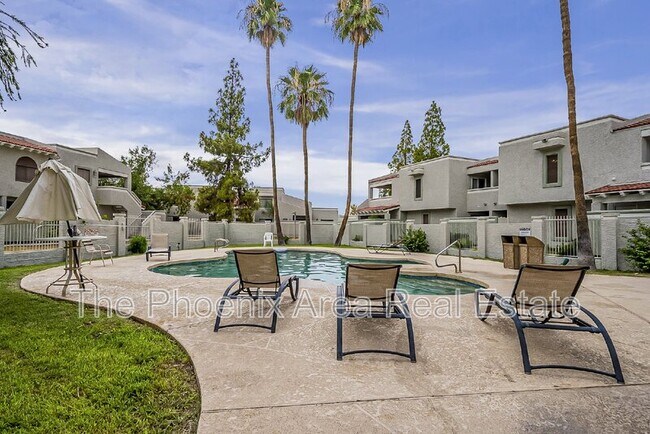 Building Photo - 850 S River Dr
