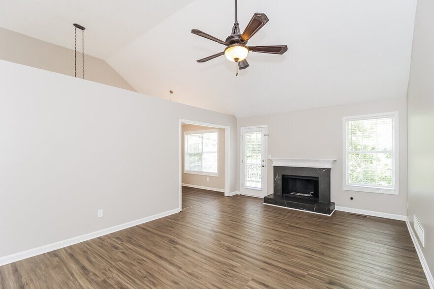 Building Photo - 2869 Overlake Run