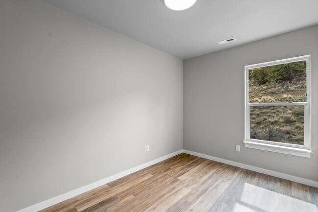 Building Photo - 1773 NE Lotus Dr