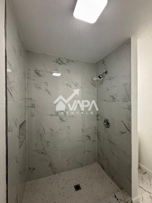 Building Photo - 332 W Mandalay Dr