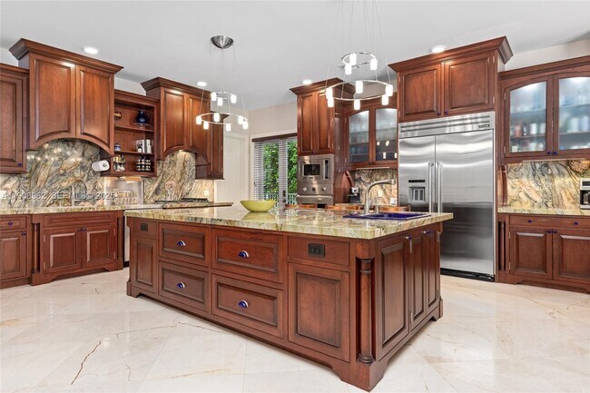 Building Photo - 70 Bay Colony Ln