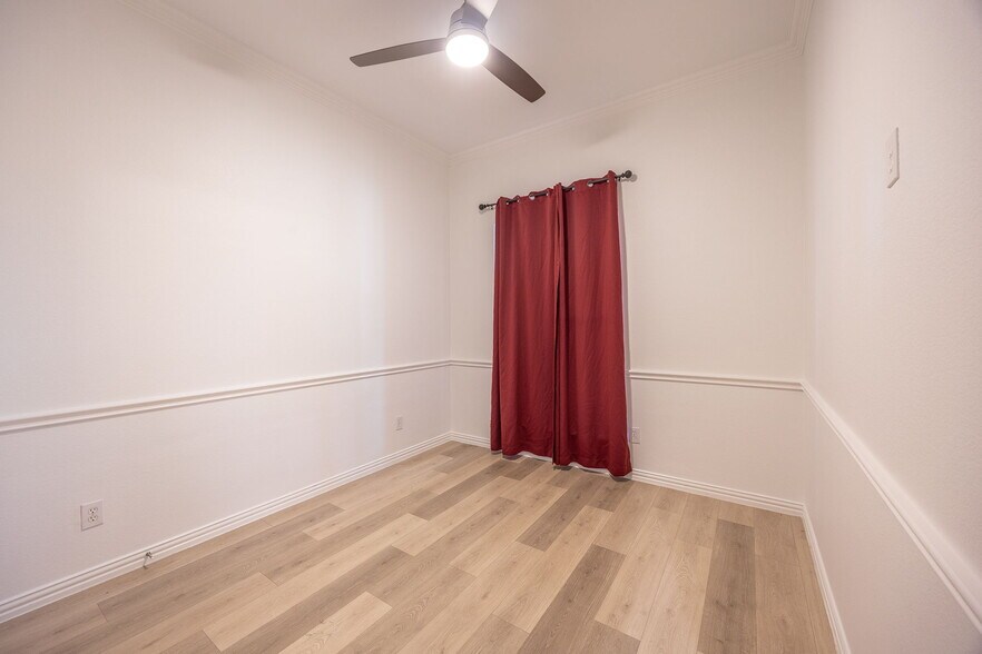 Building Photo - 11821 Cotswold Dr