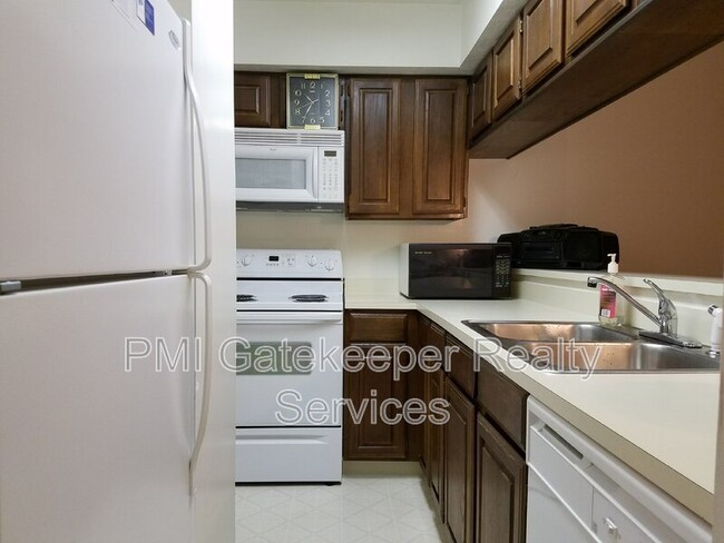 Building Photo - 10555 Montgomery Rd