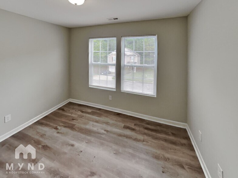 Building Photo - 6108 Fazenda Drive