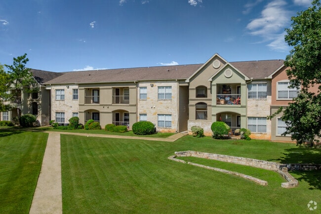 Building Photo - Brentwood Oaks Apartments