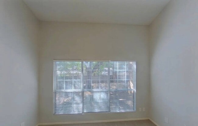 Building Photo - 2604 Country Creek Ln