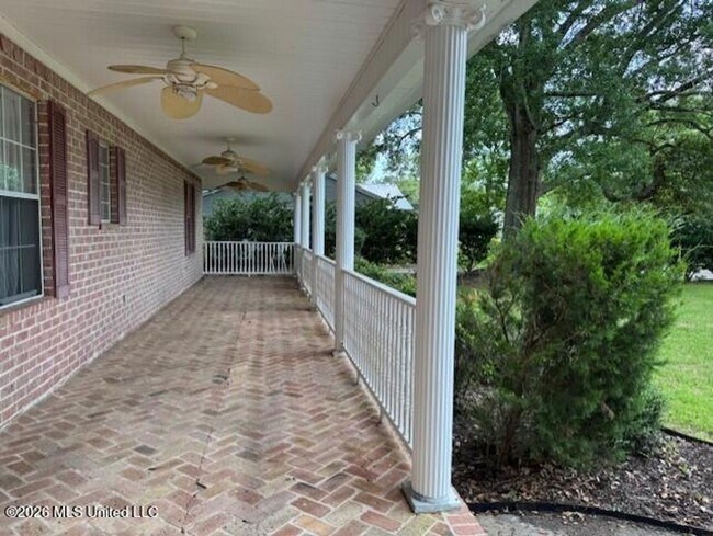 Building Photo - 5300 Beardslee St